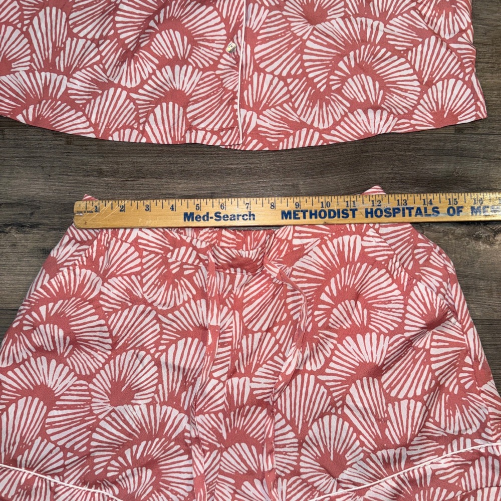 Tommy Bahama Sleepwear Womens Small Pink Tropical Pajama Set Button Top - Picture 6 of 8